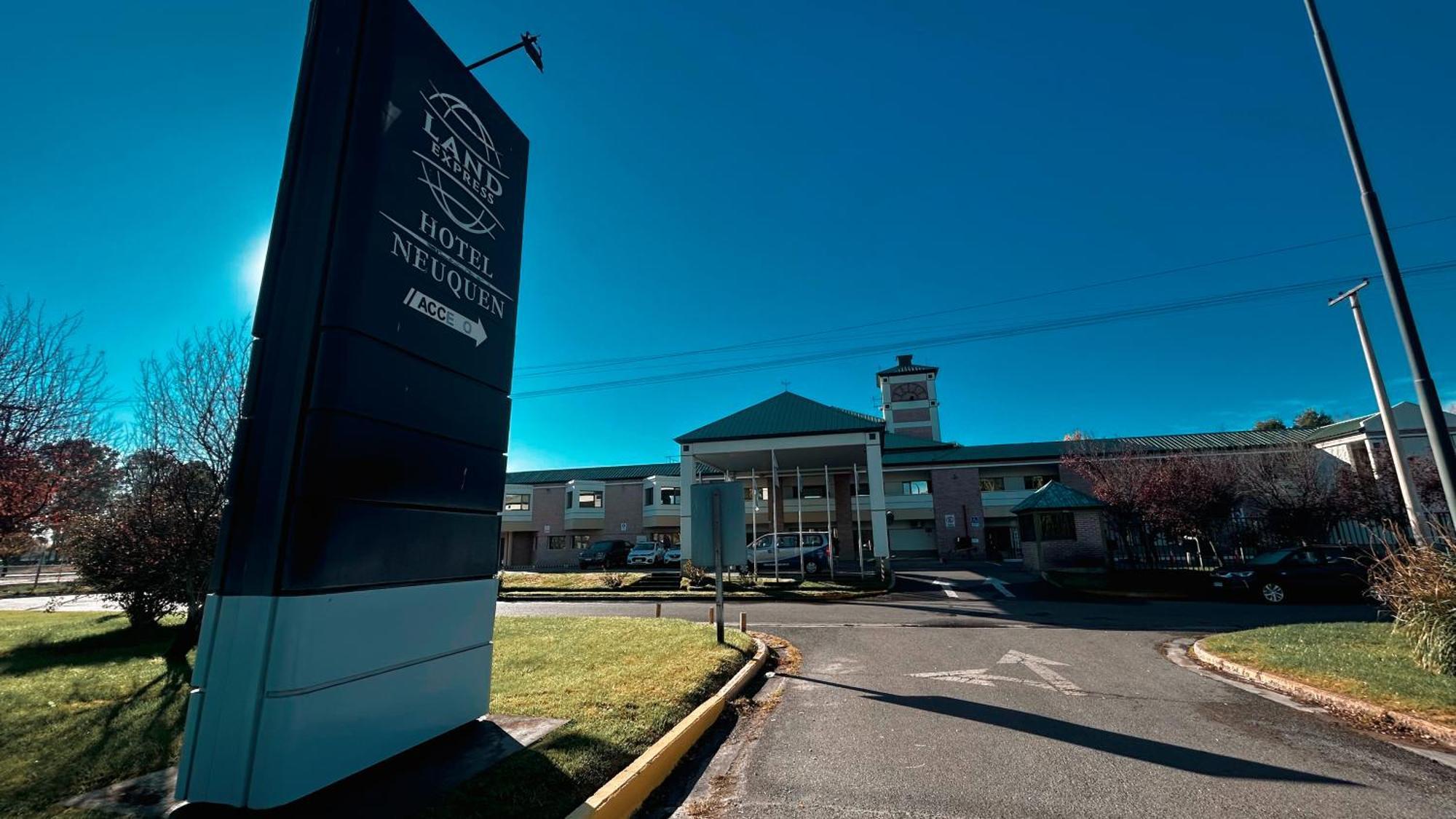 Land Express Neuquen Hotel Ngoại thất bức ảnh